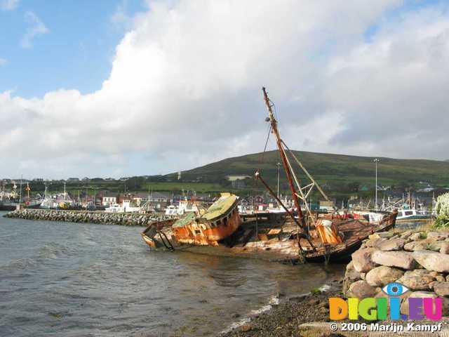 19514 Abandoned ship in Dingle Harbour